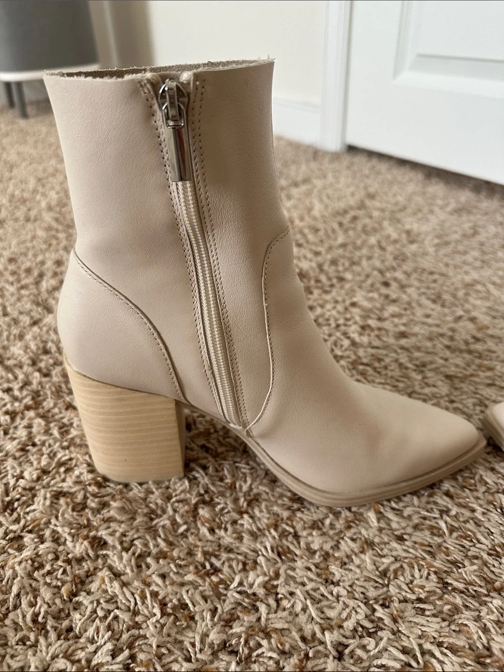 Steve Madden Calabria Bone Pointed Toe Block Heel Ankle Boots Sz 8